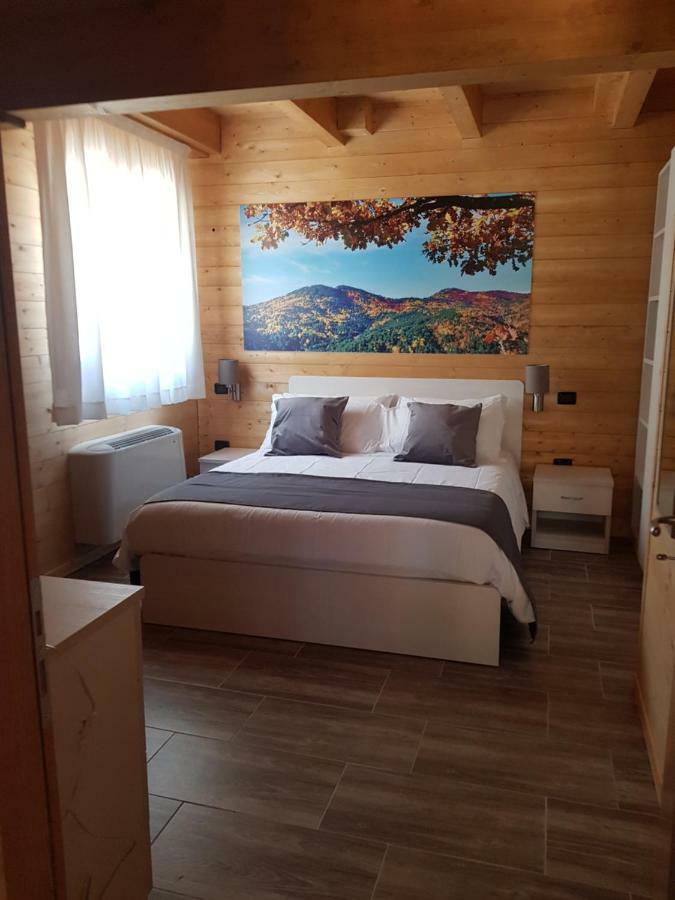 Lorica Suite Lago Bagian luar foto