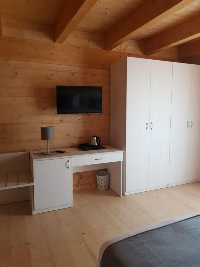 Lorica Suite Lago Bagian luar foto