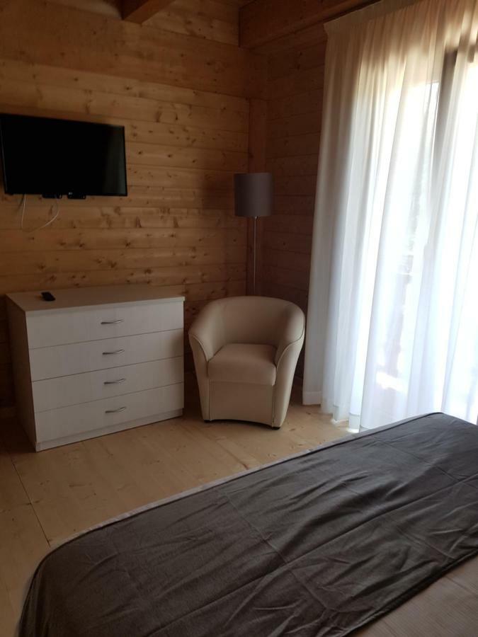 Lorica Suite Lago Bagian luar foto