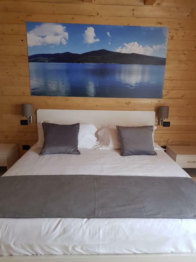 Lorica Suite Lago Bagian luar foto