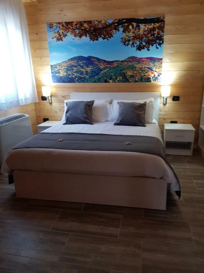 Lorica Suite Lago Bagian luar foto